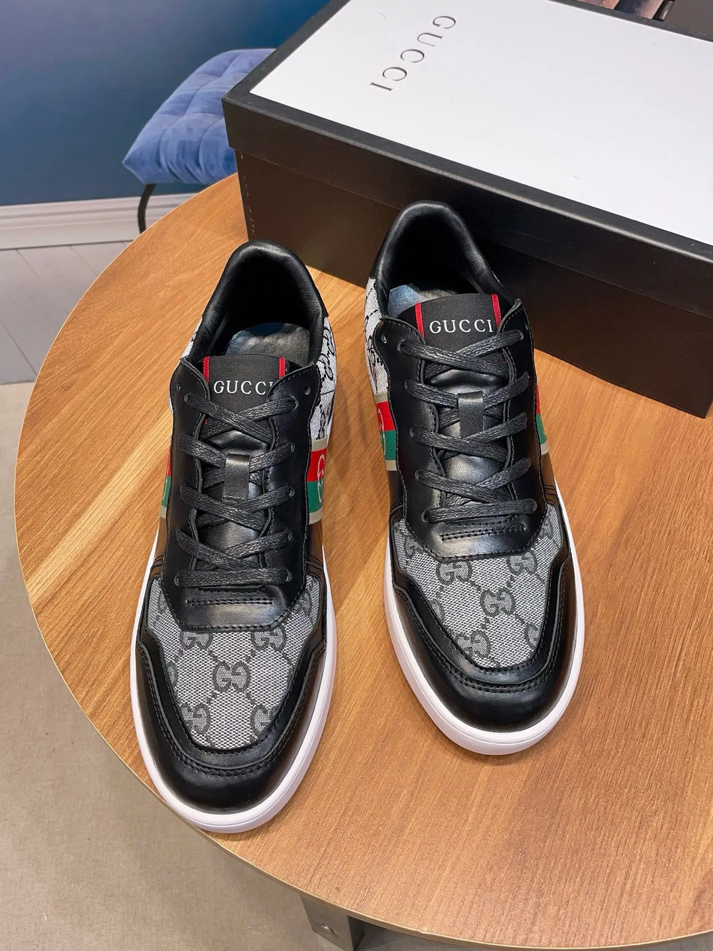 Men's clothing and shoes: 380💰New styles are here again! [Gucci Sports Men's Shoes] Gucci fashionable casual men's shoes 🇨🇳Original 1:1 mold, new model debuts first 💯Not high-profile but avant-garde, simple, low-key and fashionable, super versatile style 🌿Made of original cowhide with cloth ➕Sheepskin lining🎋The version is comfortable on the feet, first-class workmanship 🍍Size 38-44, (customized 45)